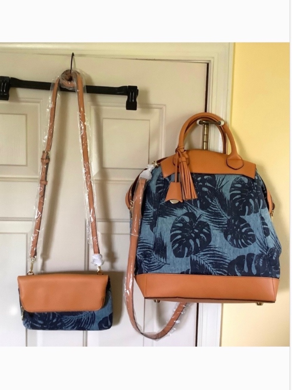 G.I.L.I. Set Large Canvas Shopper & 2-in-1 Crossbody w/ Leather Trim Denim Palm